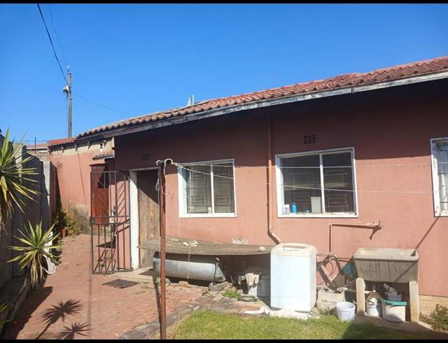 3 BEDROOM HOUSE FOR SALE IN ALEXANDRA